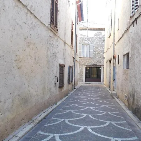 Charming Air-conditioned T1 Bis 'les Bains' In The Heart Of Old Lejlighed