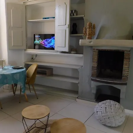 Charming Air-conditioned T1 Bis 'les Bains' In The Heart Of Old Apartamento *